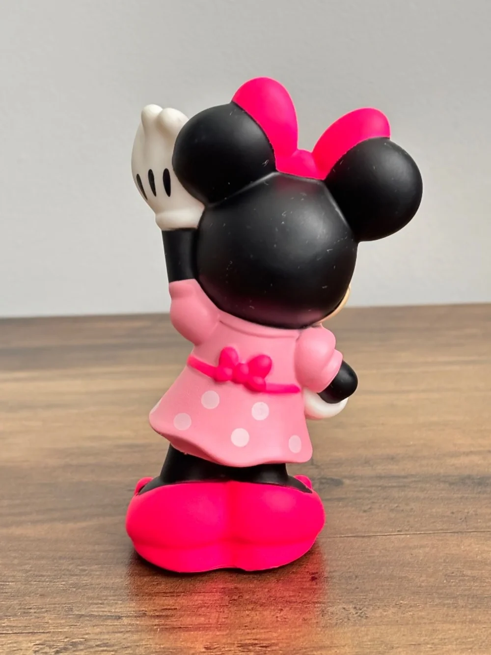 Disney Jr Minnie Mouse Waving Bath Toy Water Squirter Figure Cake Topper Pink